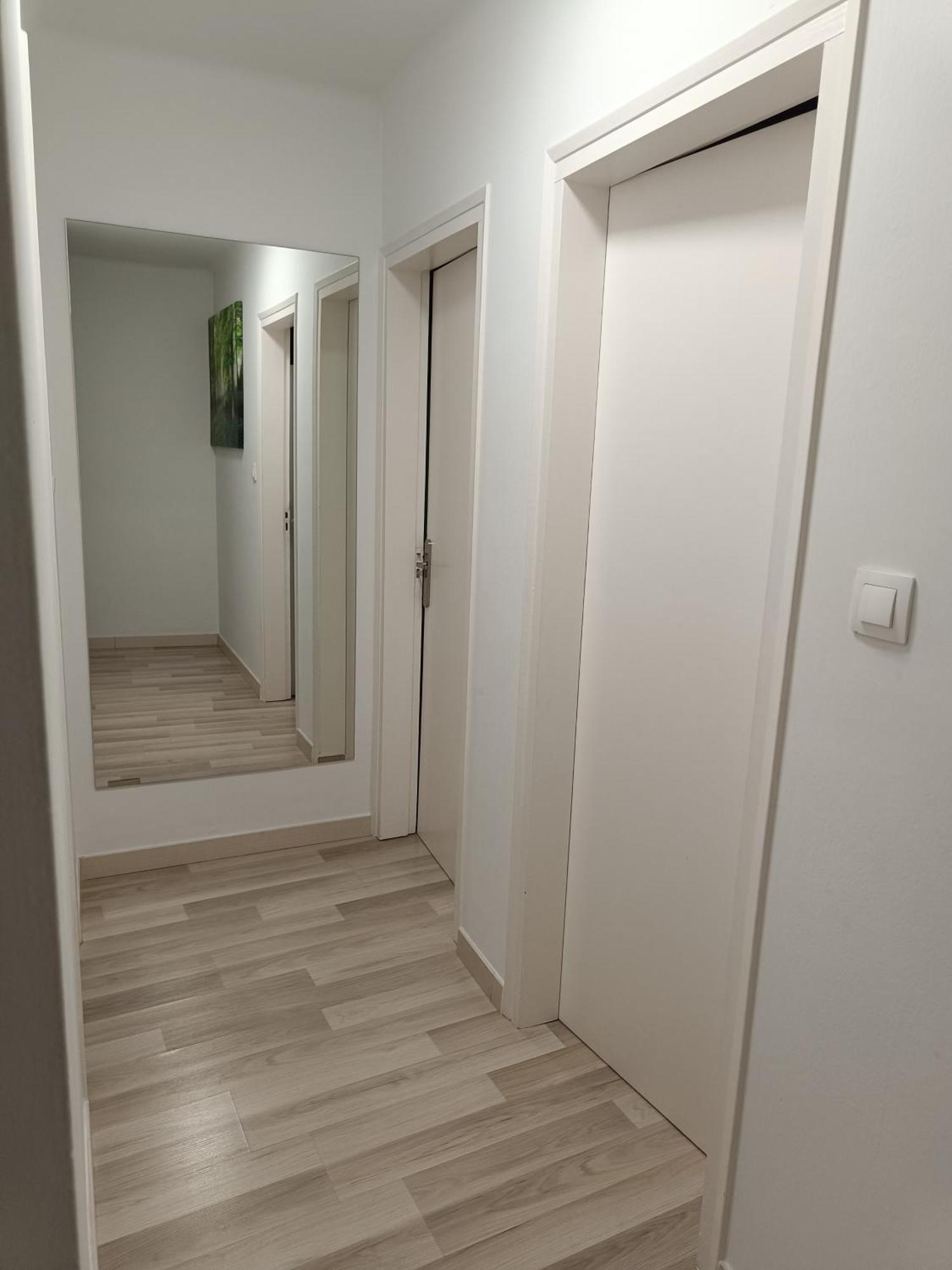 Apartamento Confort I La Seu d'Urgell Exteriör bild